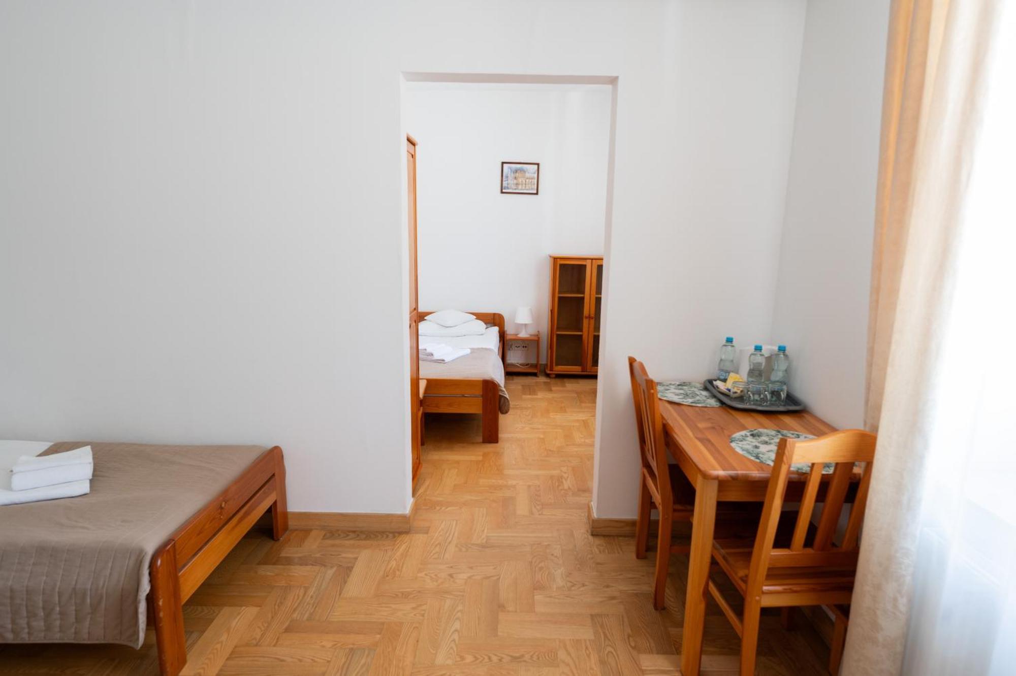 Pokoje Goscinne Dom Sw. Szymona Cracovie Extérieur photo
